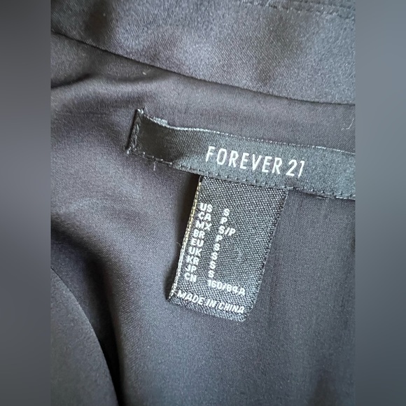 Brand new black silk like blouse button down small - Picture 8 of 8